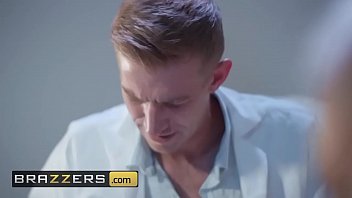 Preview 1 of Findpussy Liking Sex - Doctor&#039_s Adventure - (Brooklyn Blue,  Danny D) - Are You Even A Doctor - Brazzers