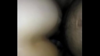 Preview 3 of Ben Gang - mi novia moviendo el culo se da cuenta que la grabo