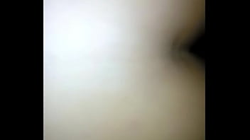 Preview 1 of Ben Gang - mi novia moviendo el culo se da cuenta que la grabo