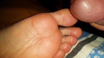 Preview 2 of Big Aas Raund - s. gf feet cumshot 3