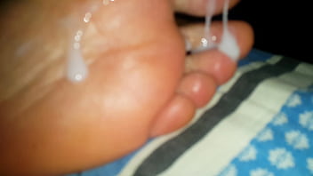 Preview 3 of Big Aas Raund - s. gf feet cumshot 3