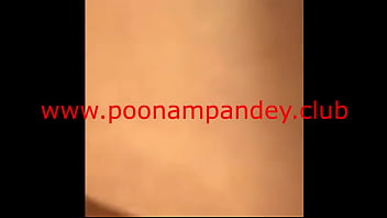 Preview 3 of Boy And Dog Xxxxx - Poonam pandey new insta video