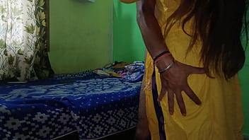 Preview 2 of Aunti Faking - indian hot Bhabifucking with dever in doggy style !!