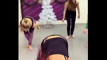 Preview 1 of Blockade Com Hd Video - رقص فاجر سااخن نار  من شرموطة مصرية فى الجيم sexarab.com