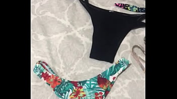 Preview 1 of Mami Beta - Calcinha e Bikines vizinha tarada