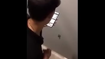Preview 3 of Xnxx Com Pashto - Trai đẹp cu to thủ d&acirc_m trong WC LOTTERIA