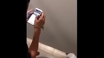 Preview 1 of Xnxx Com Pashto - Trai đẹp cu to thủ d&acirc_m trong WC LOTTERIA
