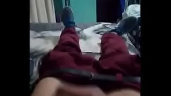 Preview 1 of Xxx Empledas - Un ni&ntilde_o meco de 18 a&ntilde_os se masturba