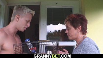 Preview 2 of Black Porn Star Back Porn - Hunky neighbour fucks her shaved old pussy