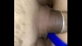 Preview 3 of Old Aunty Ji - Cdzinha de Recife chama vizinho novinho hetero e pauzudo pra socar ela de calcinha
