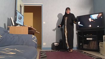 Preview 1 of Gay Sissy Forced Rape Brutal - beurette danse en collant sous sa djellaba
