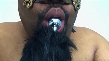 Preview 4 of Punheta Desconhecido - A brown man unboxing a new toy.