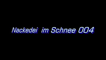 Preview 1 of Hong Mom - Nackedei im Schnee 004
