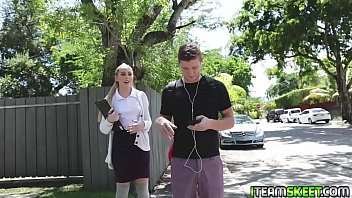 Preview 1 of Fat Grils Xxx Video - Horny stud gets to taste Melody Parker fingering her pussy!