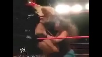 Preview 3 of Lesbian Kiss Girls - Torrie Wilson vs Mickie James.