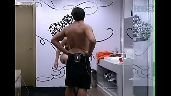 Preview 1 of Faf Sex Video - Fernanda bbb13 tomando banho