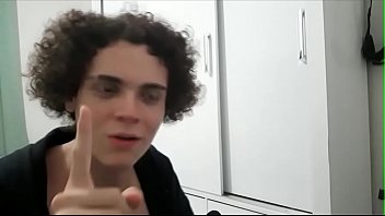 Preview 3 of Nepli Sexcom - REAGINDO A Lil Peep - Broken Smile (legendado) [REACT COMENTANDO]
