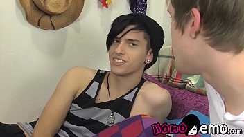 Preview 1 of Culiando Mientras Mi Esposo Mira - Lovable teen couple anal fucks hard before cum explosion