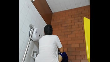 Preview 4 of Hidden Camera Suction Cup Dildo - Espiando wc
