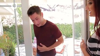 Preview 1 of Alishba Sheikh Nude - Wife caught masturbating by delivery guy