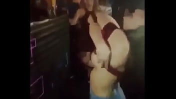 Preview 1 of Mom Son Busty Cum - Chica sexy,  hace gran show