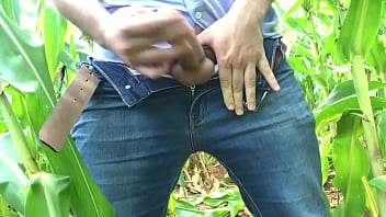 Preview 3 of Rape Full Flm - Punheta e gozada na lavoura de milho