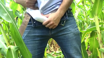 Preview 1 of Rape Full Flm - Punheta e gozada na lavoura de milho