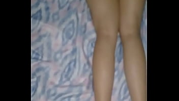 Preview 4 of Switzerland Step Mom - Eyaculando en los pies de mi prima