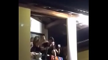 Preview 3 of Mormong Sex - TOMANDO BANHO DE CHANDON EM PORTO