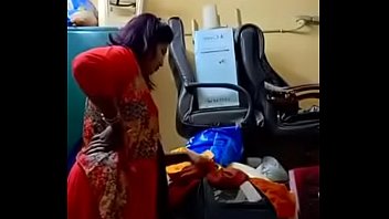 Preview 4 of 4k Uhd Sex Son - Swathi naidu exchanging saree by showing boobs, body parts and getting ready for shoot part-5