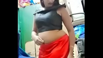 Preview 1 of Sunny Leony Fucked Tommy Gun - Swathi naidu exchanging saree by showing boobs, body parts and getting ready for shoot part-1