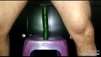 Preview 2 of Balckid Big Cock - Socando pepino no cu