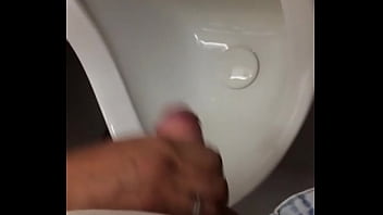 Preview 3 of Xxxsuhagratbf - Continua&ccedil_&atilde_o da punheta com gozada r&aacute_pida