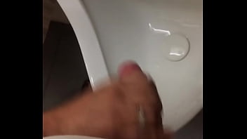 Preview 1 of Xxxsuhagratbf - Continua&ccedil_&atilde_o da punheta com gozada r&aacute_pida