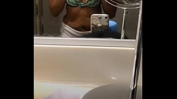 Preview 2 of Faye Young - Morena Sexy muestra pechos| Girl show boobs| Meet.me