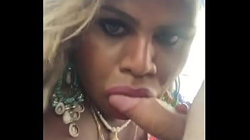 Preview 1 of Wet Penis Porntube - Larissa Close Mamando gringo em Macei&oacute_