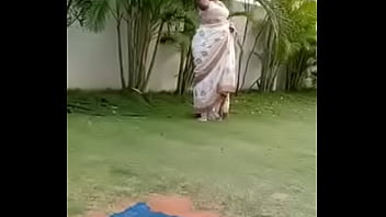 Preview 1 of My Gf Hot Moms - Swathi naidu saree dropping part-4 short film shooting