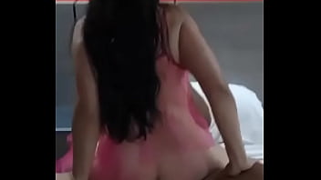 Preview 1 of Legs On The Shoulder - Putita chorreando