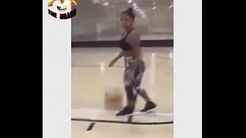 Preview 3 of Hugs Cock - chicas jugando basquetbol