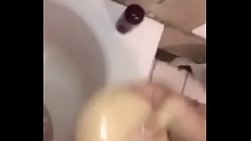 Preview 1 of Paige Turnah Squirts - Who wants cum