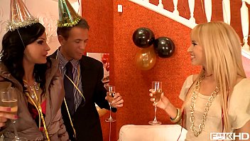 Preview 1 of Mim Mujer Cojiendo Con Otro - Body sushi New Year&#039_s Eve orgy with Abbie Cat &amp_ Aleska Diamond &amp_ Kitty Cat