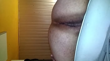 Preview 2 of Yoga Fuckimg - Passivo safado mostra o cu