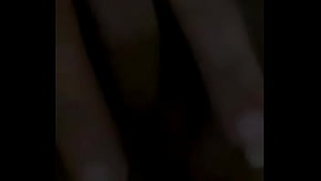 Preview 1 of Dog Sex Missionary Style - Meia irm&atilde_ batendo punheta