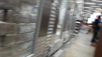 Preview 2 of Drew Ashlyn - Gostosa no mercado