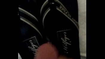 Preview 1 of Xxx Big Boost - gozando gostoso no chinelo