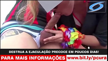 Preview 3 of Bkack Gay - Loira abra&ccedil_ando corno e punhetando o neg&atilde_o na lancha [REAL]