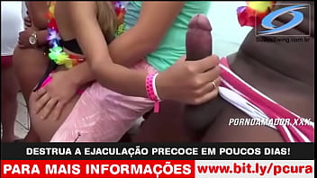 Preview 1 of Bkack Gay - Loira abra&ccedil_ando corno e punhetando o neg&atilde_o na lancha [REAL]