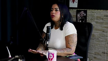 Preview 3 of 18 Babe Xxx - O cliente pediu pro cachorro ficar a lambendo,  gosta de homem com pau grande,  bateu em uma menina,  e o que sofreu na boate... - Marcelly Mello (SHEER/RED)