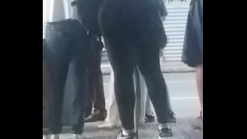 Preview 2 of American New Zealand Bf - MORENA MUITO GOSTOSA DE LEG NO PONTO DO &Ocirc_NIBUS- BR