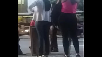 Preview 3 of American New Zealand Bf - MORENA MUITO GOSTOSA DE LEG NO PONTO DO &Ocirc_NIBUS- BR